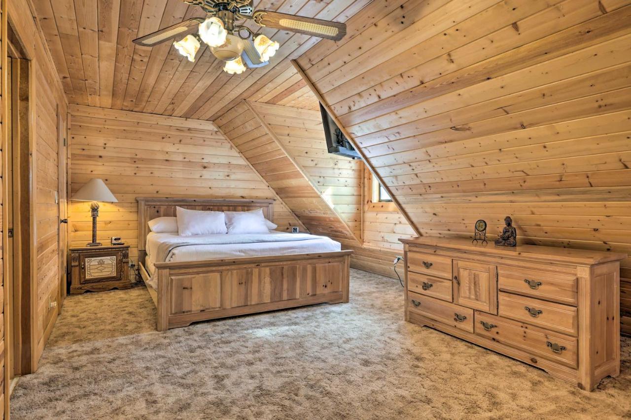 Rustic Duck Creek Village Cabin With Fire Pit! Eksteriør billede