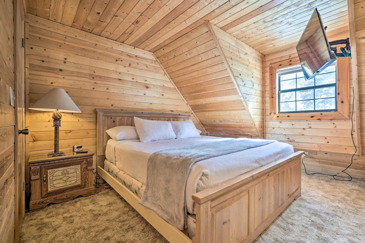 Rustic Duck Creek Village Cabin With Fire Pit! Eksteriør billede